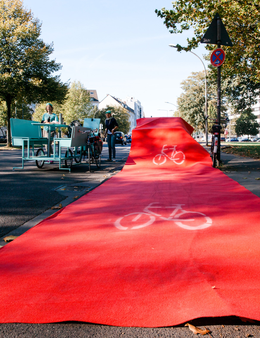 Roter Teppich für Radfahrende